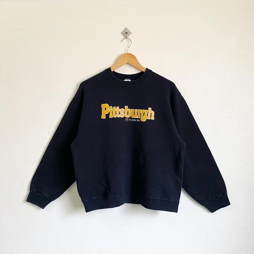 University of Pittsburgh Panthers 90s Apparel - T-Shirt, Sweatshirt, Hoodie & More - NCAA Fan Gift