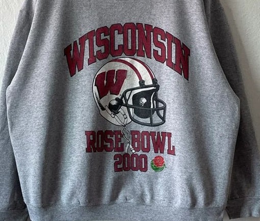 University of Wisconsin Badgers Crewneck Sweatshirt and Wisconsin Badgers Shirt in a Vintage Style 2000 - Image 2
