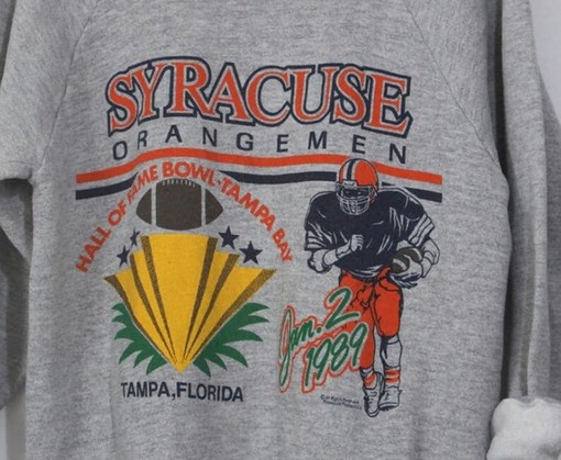 Unleash the Nostalgic Memories with Vintage Style Syracuse University Orangemen Hall Of Fame Bowl 1989 Sweatshirt - Image 2