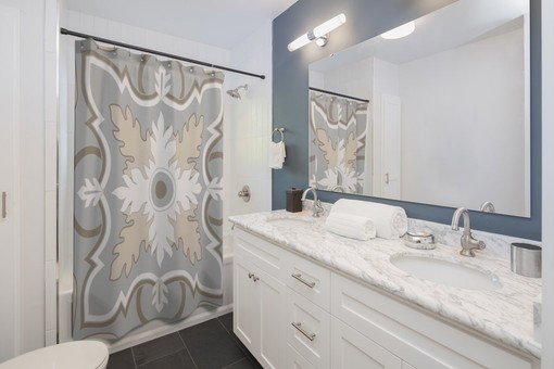 Vibrant Contemporary Shower Curtain for College Dorm and Bathroom - Image 2