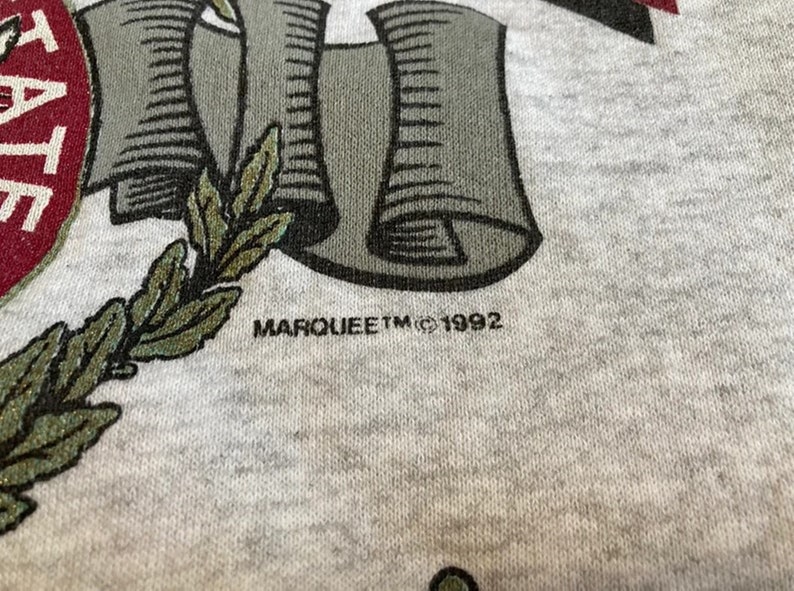 Vintage 1992 NCAA University of Washington Cougars Copper Bowl screen print crewneck sweatshirt for Fans - Image 3