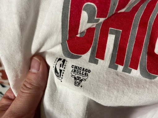 Vintage 1993 Chicago Bulls NBA Champions Shirt Sweatshirt Hoodie - Must-have for Fans - Image 3