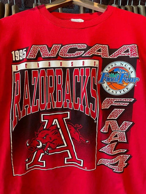 Vintage 1995 NCAA Arkansas Razorbacks Sweatshirt - Ideal Tee for Fans - Image 2