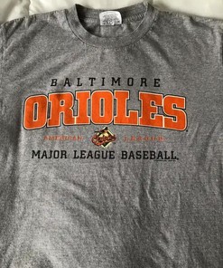 Vintage 2001 Baltimore Orioles Tee, Official MLB Merchandise for Fans