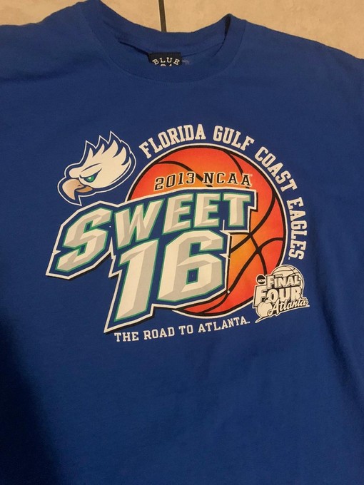 Vintage 2013 Sweet 16/Final Four March Madness Collection with NCAA Shirts for Men and Women - Image 2