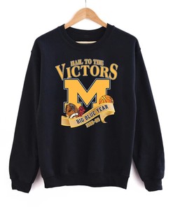 Vintage 80s Michigan Wolverines Sweatshirt Hoodie Shirt with Vintage Michigan Wolverine Logo, NCAA Shirts