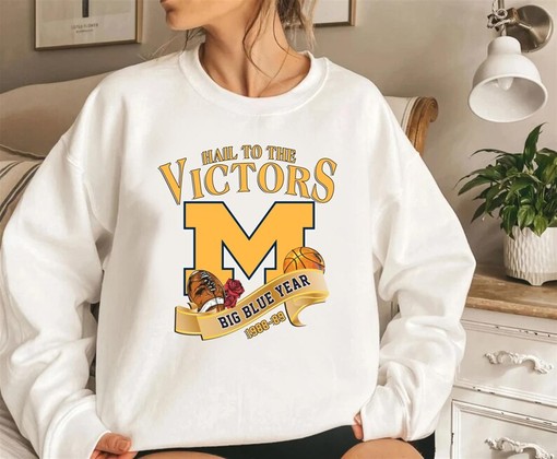 Vintage 80s Michigan Wolverines Sweatshirt Hoodie Shirt with Vintage Michigan Wolverine Logo, NCAA Shirts - Image 3