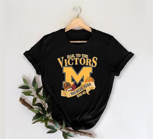 Vintage 80s Michigan Wolverines Sweatshirt Hoodie Shirt with Vintage Michigan Wolverine Logo, NCAA Shirts - Image 4