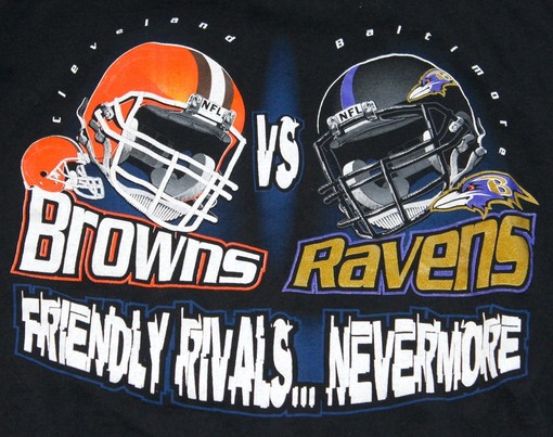 Vintage 90S Clothing NFL Baltimore Ravens Cleveland Browns Football Puma Men T-Shirt with American University Shirt - Image 2
