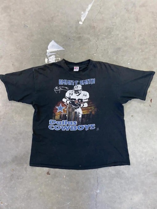 Vintage 90S Emmitt Smith Player Dallas Cowboys Tee, Hoodie and Sweatshirt Ideal for NFL Enthusiasts