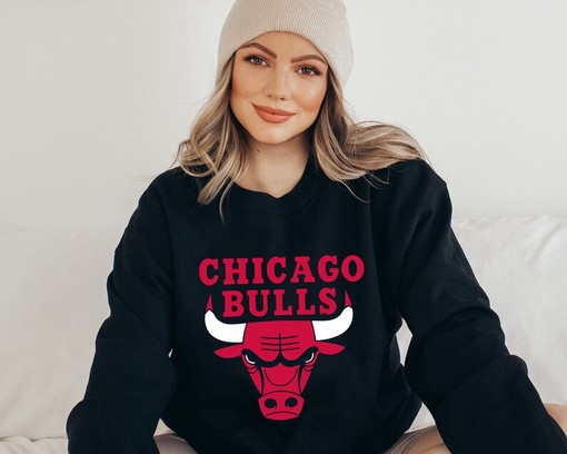 Vintage 90s Chicago Bulls Logo Sweatshirt Hoodie - Retro NBA Style