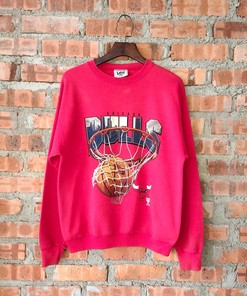 Vintage 90s Distressed NBA Chicago Bulls Sweatshirt Hoodie - Perfect for NBA Fans