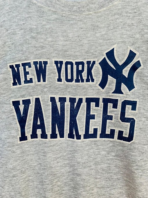 Vintage 90s Hanes New York Yankees Big Logo Unisex Sweatshirt Hoodie Shirt - Retro Baseball Apparel - Image 2