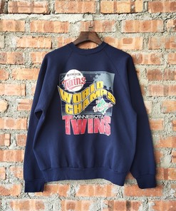 Vintage 90s Minnesota Twins Unisex Sweatshirt Hoodie Shirt for MLB Fans