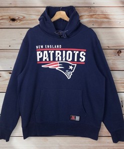 Vintage 90's Style New England Patriots NFL Pullover Hoodie Sweater