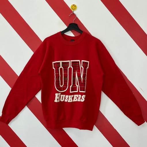 Vintage 90s University Nebraska Sweatshirt and Crewneck with Nebraska Cornhuskers Print - NCAA Retro Shirt