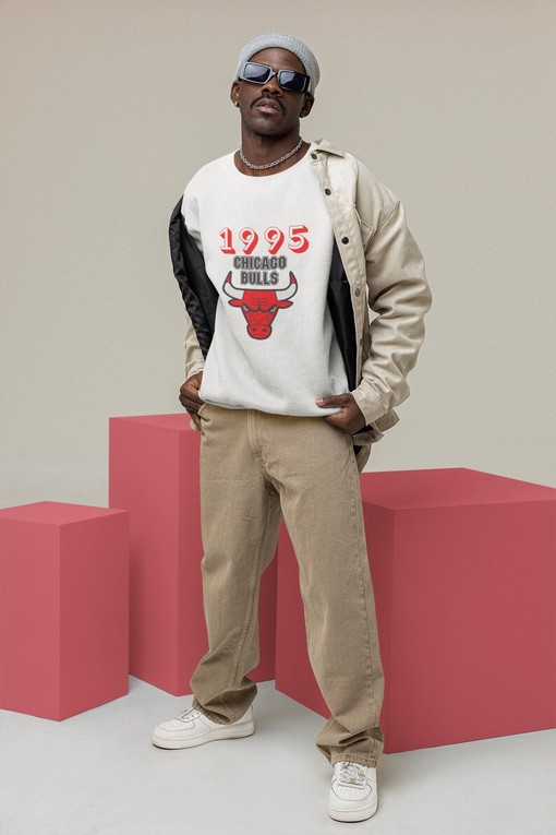 Vintage Chicago Bulls Basketball Unisex Sweatshirt Hoodie Shirt - Retro NBA Style - Image 2