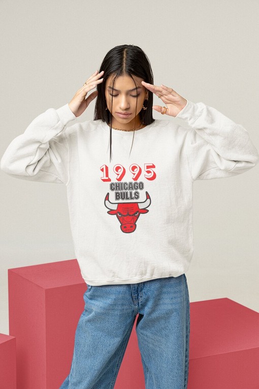Vintage Chicago Bulls Basketball Unisex Sweatshirt Hoodie Shirt - Retro NBA Style - Image 3