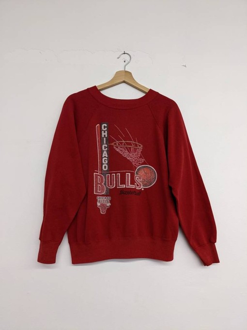 Vintage Chicago Bulls NBA Sweatshirt Hoodie Shirt - Retro Basketball Design