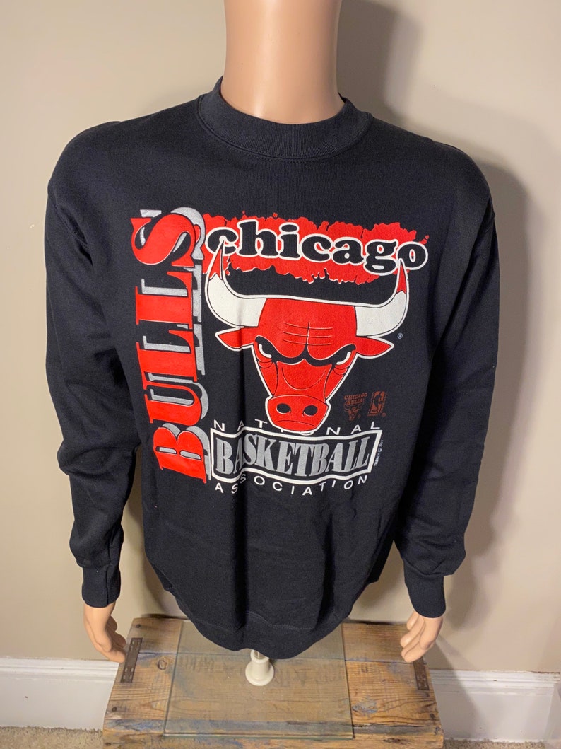 Vintage Chicago Bulls Unisex Sweatshirt Hoodie - Must-have for Fans