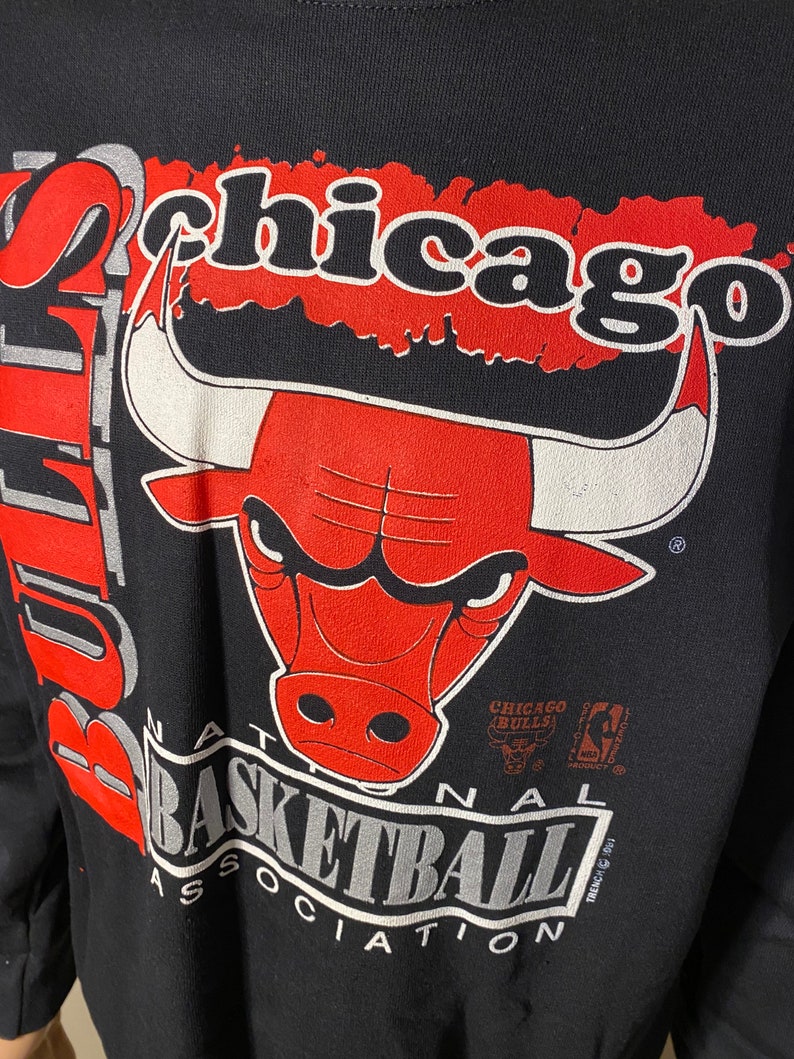 Vintage Chicago Bulls Unisex Sweatshirt Hoodie - Must-have for Fans - Image 2