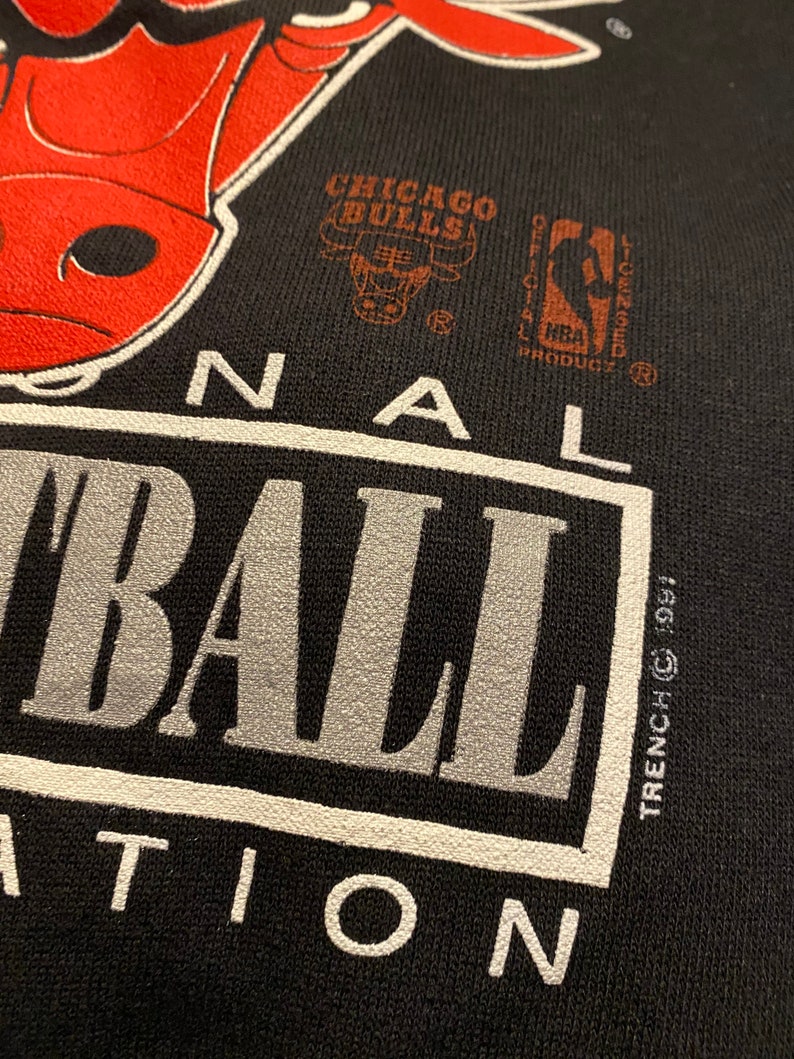 Vintage Chicago Bulls Unisex Sweatshirt Hoodie - Must-have for Fans - Image 3