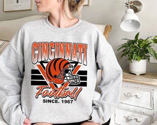 Vintage Cincinnati Football Team Sweatshirt with College Shirts and NCAA Shirts for Women - Image 2