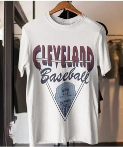 Vintage Cleveland Guardians Indians MLB T-Shirt - Classic Baseball 2022 Tee