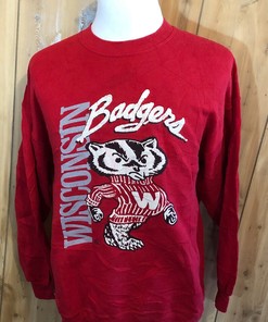 Vintage College American Shirt: University of Wisconsin Badgers NCAA Red 1980s Sweatshirt, Hoodie, T-Shirt.