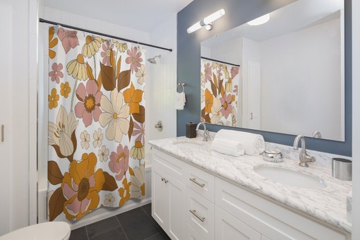 Vintage Floral Shower Curtain, Boho 60's 70's Hippie Bathroom Accessory, Fun and Chic Curtain - Image 4