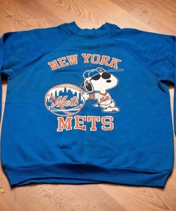 Vintage MLB New York Mets Snoopy Sweatshirt - Unisex World Series Baseball Apparel