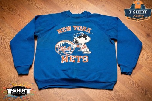 Vintage MLB New York Mets Snoopy Sweatshirt - Unisex World Series Baseball Apparel