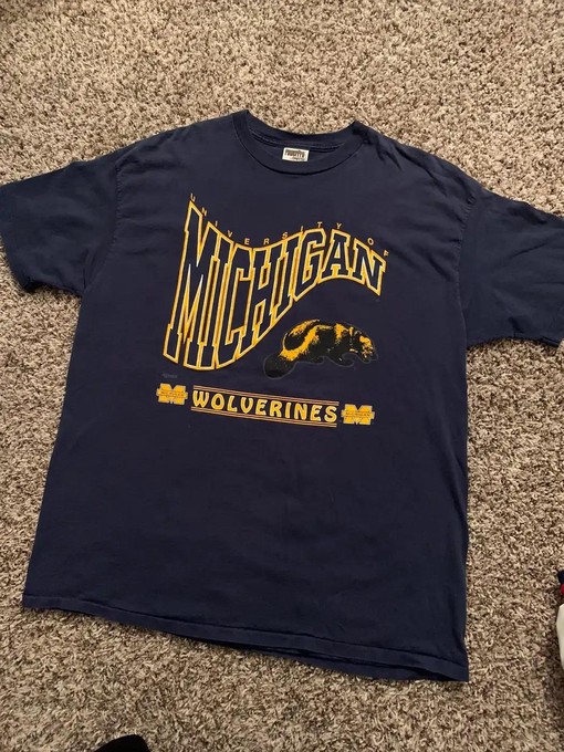 Vintage Michigan NCAA Gear - T-Shirt, Sweatshirt, Hoodie for NCAA Sport Shirt Fans