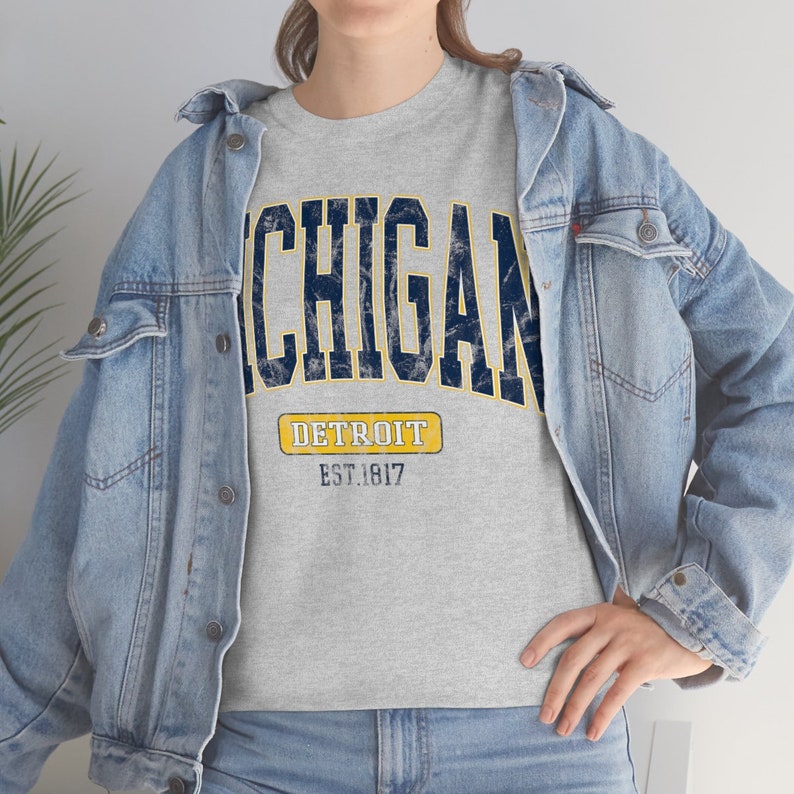 Vintage Michigan State Shirt, Distressed MSU Fan Crewneck Sweatshirt, Michigan State University Gift - Image 3