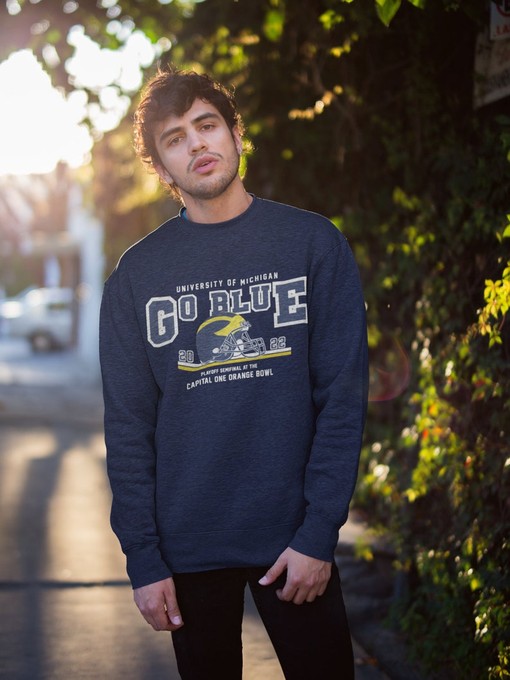 Vintage Michigan State Spartans University Football Sweatshirt, Great Gift for Fans with Retro NCAA Shirts - Image 4