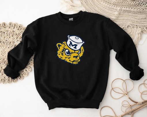 Vintage Michigan Sweatshirt For Ultimate Michigan Wolverines Fan - Perfect Michigan Gift - Image 2