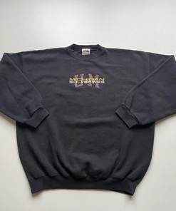 Vintage Michigan Wolverines Sweatshirt Hoodie for Football Game Day T-Shirt Lovers