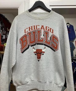 Vintage NBA 90s Chicago Bulls Logo Sweatshirt Hoodie - Retro NBA Design