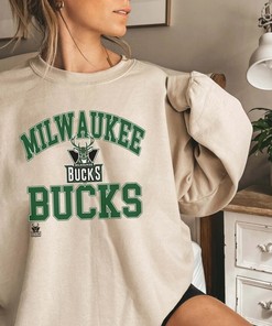 Vintage NBA Milwaukee Bucks Logo Sweatshirt - Unisex T-Shirt, Sweater, and Hoodie Gifts for Fans