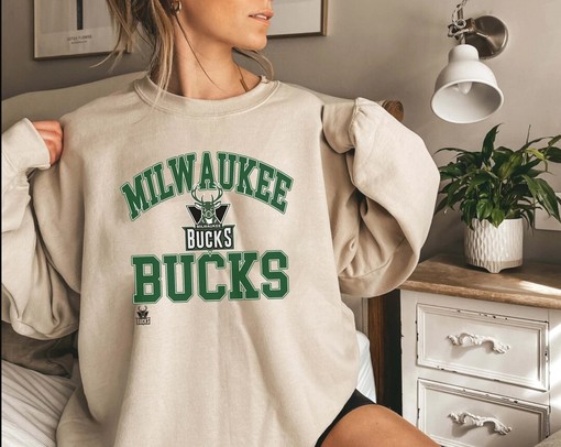 Vintage NBA Milwaukee Bucks Logo Sweatshirt - Unisex T-Shirt, Sweater, and Hoodie Gifts for Fans