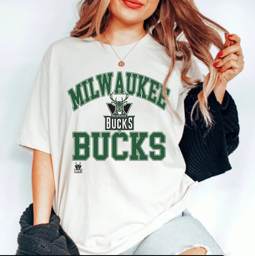 Vintage NBA Milwaukee Bucks Logo Sweatshirt - Unisex T-Shirt, Sweater, and Hoodie Gifts for Fans - Image 3