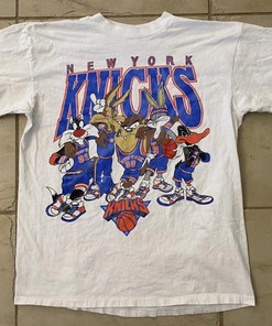 Vintage NBA New York Knicks Looney Tunes T-Shirt - Unisex Basketball Shirt for NBA Fans