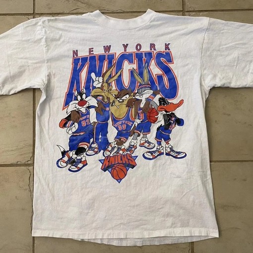 Vintage NBA New York Knicks Looney Tunes T-Shirt - Unisex Basketball Shirt for NBA Fans