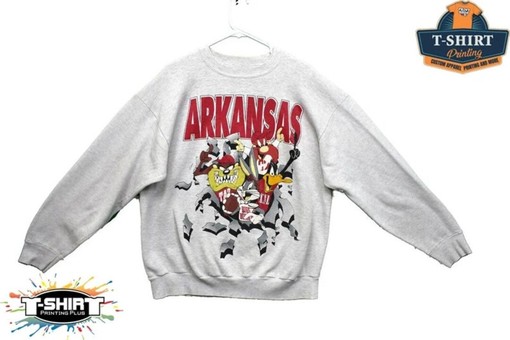 Vintage NCAA Arkansas Razorbacks Looney Tunes Sweatshirt - Classic Tee for NCAA Fans
