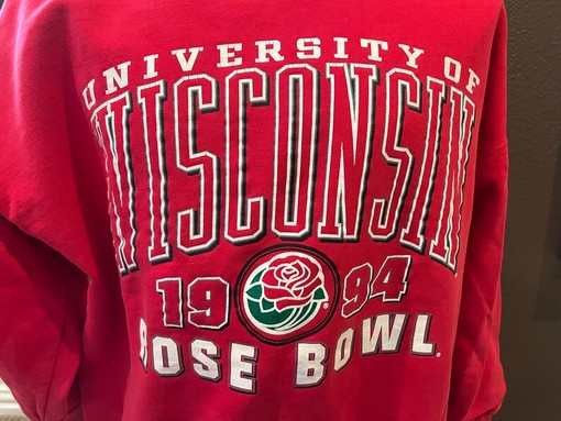 Vintage NCAA Shirts: Classic Wisconsin Badgers 1994 Rose Bowl Crewneck Sweatshirt for Fans - Image 2