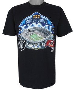 Vintage NFL Raiders Vs Buccaneers Super Bowl Champions T-Shirt