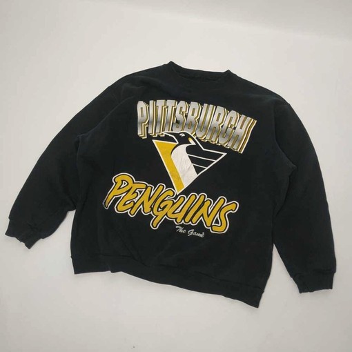 Vintage NHL Pittsburgh Penguins Sweatshirt Hoodie - Perfect for Fans
