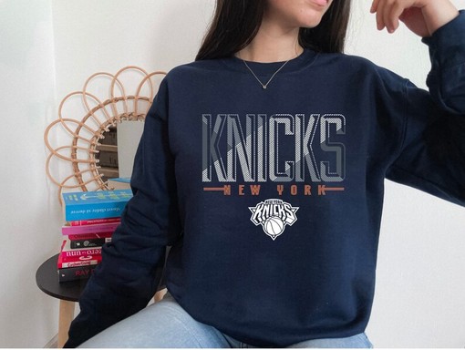 Vintage New York Knicks Logo Sweatshirt - Unisex Basketball Sweater for NY Knicks Fans - Image 2