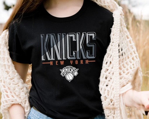 Vintage New York Knicks Logo Sweatshirt - Unisex Basketball Sweater for NY Knicks Fans - Image 3