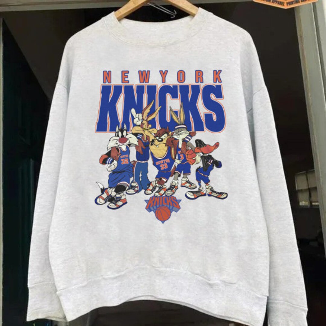 Vintage New York Knicks Looney Tunes Sweatshirt - Unisex Basketball Sweater Hoodie for Fans